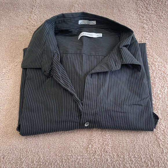 XXL Calvin Klein Shirt - Picture 1 of 3